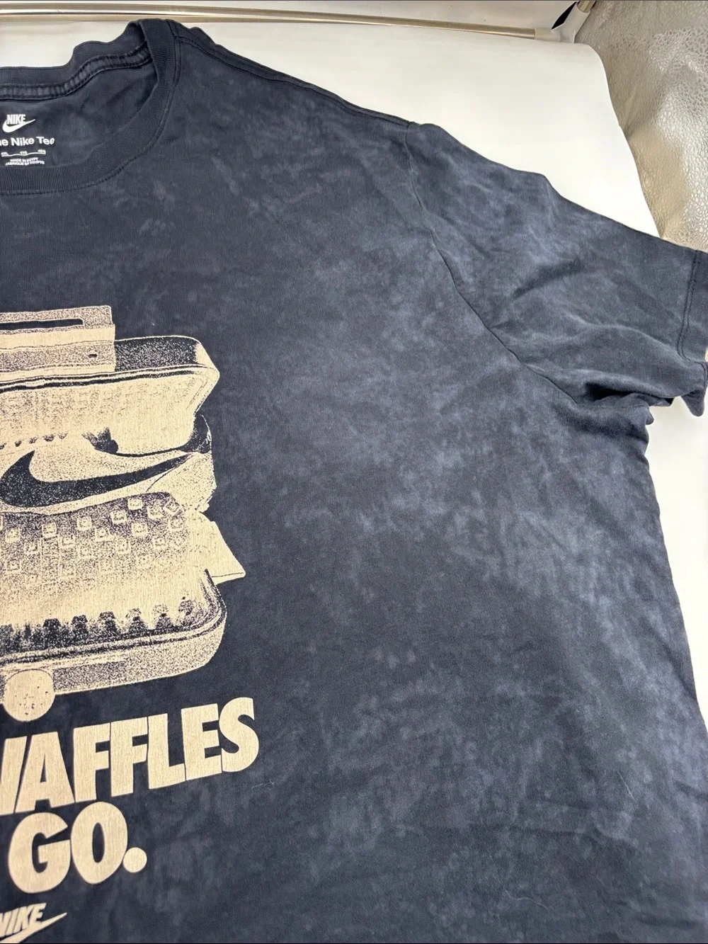 Nike Hot Waffles to Go Graphic Sportswear T-Shirt in Black